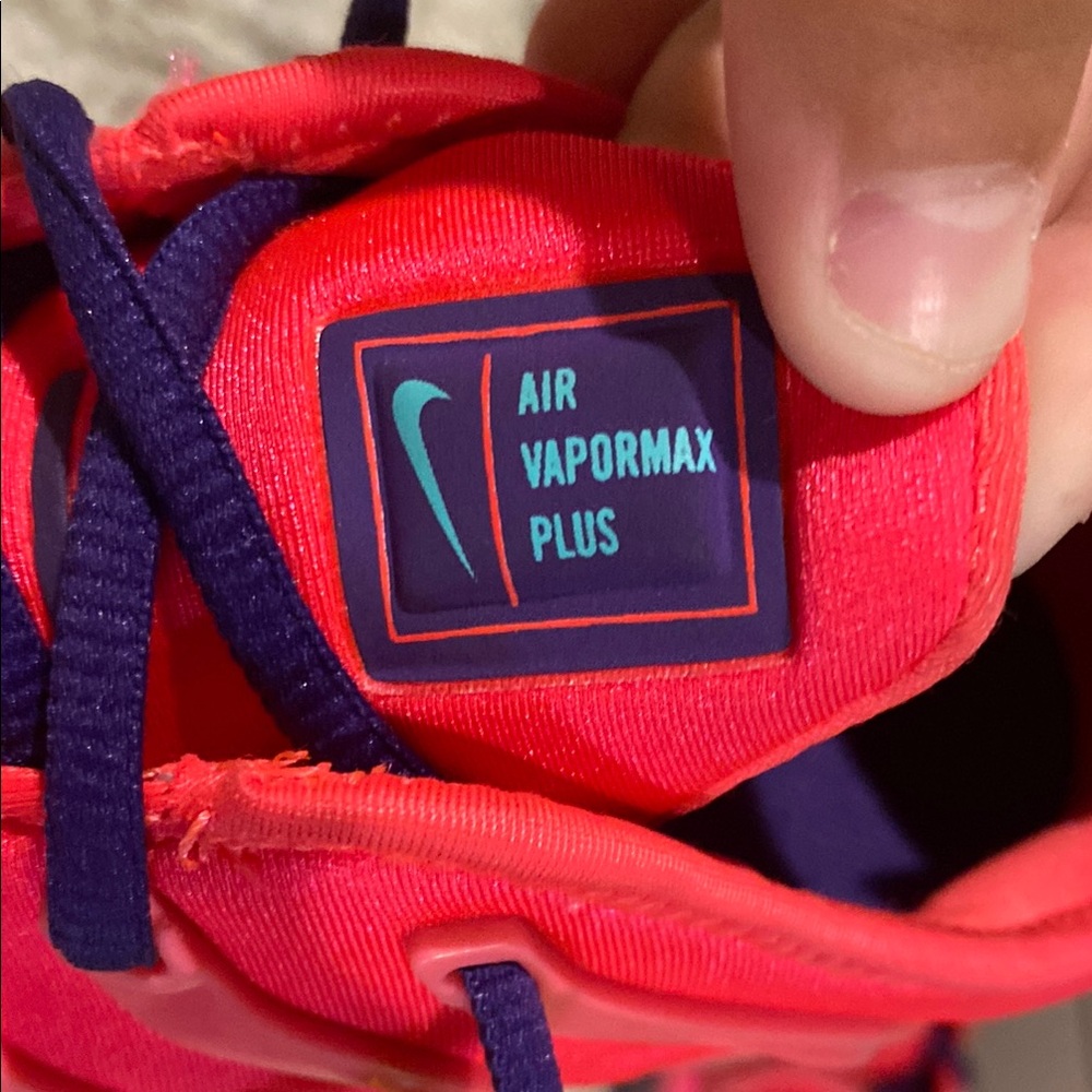 Nike Vibrant Pink and Navy Air VaporMax Plus FOR AN AMAZING PRICE!!! - Picture 2 of 5